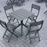 Mobilier CHR extérieur gris foncé sur terrasse extérieure