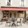 Terrasse de café restaurant avec mobilier CHR en résine noire