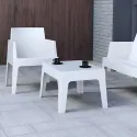 Fauteuil en polypro blanc avec table basse