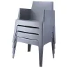 Fauteuils en polypro empilés par 4 pièces