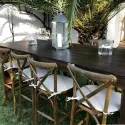 Chaise de bar dans un bar extérieur