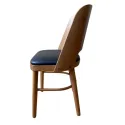 Chaise professionnel bois couleur miel et assise vinyle noir vue profil