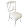 Chaise de réception en bois blanche