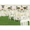 Chaise professionnelle en polypro blanc repas de mariage dans un parc